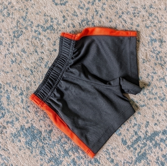 ADORABLE baby Nike track shorts 6-9 months - Picture 3 of 4